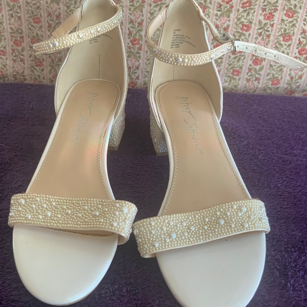 Betsy Johnson Girls Mari sandal